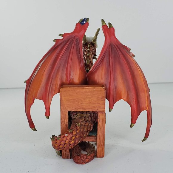 Hamilton Collection Dragon Hold Em Or Fold Em Holding Harry Figurine Poker *FLAW - Picture 4 of 9